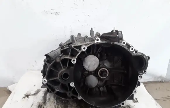 Volvo C70 Manual 6 speed gearbox 9482377