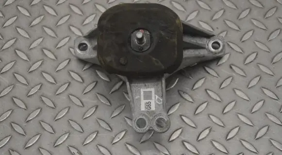 KIA Sorento Engine mount bracket 21815L1200