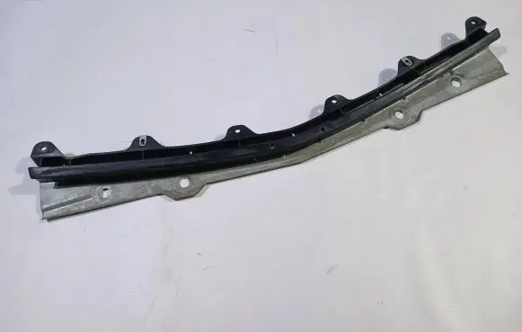 Chevrolet Corvette C5 Front bumper mounting bracket 10256973