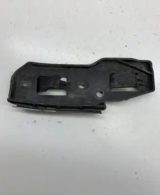 Volkswagen PASSAT B5.5 Front bumper mounting bracket 3B0807183E