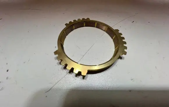 Mitsubishi Carisma Other gearbox part M882499