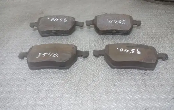 Volkswagen PASSAT B5 Brake pads (front) 