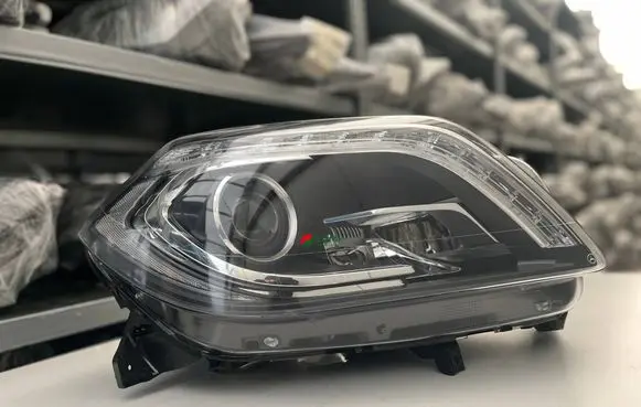 Mercedes-Benz GL X166 Headlight/headlamp A1668203559