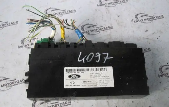 Ford Focus Gateway control module 15B689