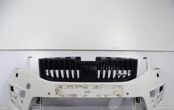 Skoda Octavia Mk3 (5E) Front bumper 5E0807221AA