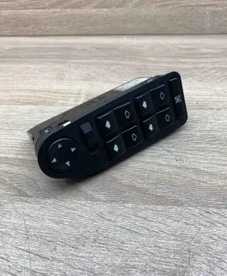 BMW 5 E39 Electric window control switch 8380646