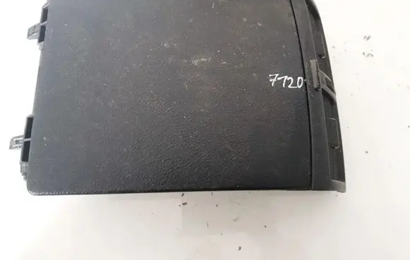 Toyota Avensis Verso Dash center air vent grill 5565144000