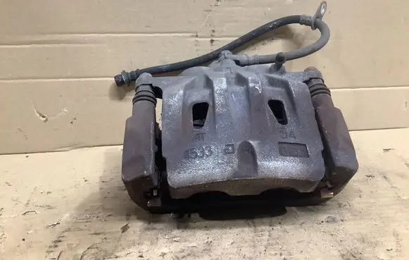 Lexus ES VII XZ10 Front brake caliper