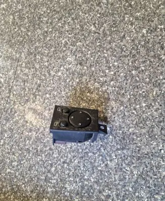 Audi A6 S6 C4 4A Wing mirror switch