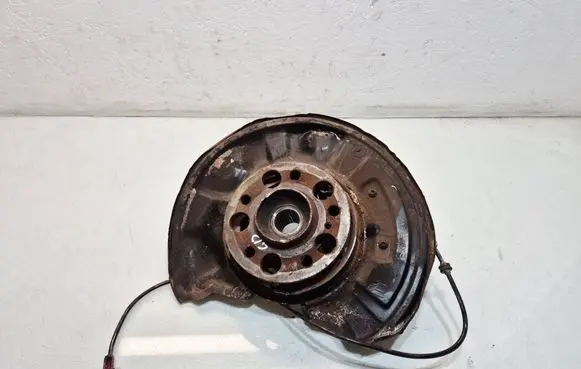 Mercedes-Benz C W204 Rear wheel hub