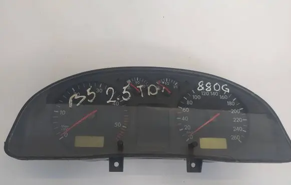 Volkswagen PASSAT B5 Speedometer (instrument cluster) 3B1919880G 110008920020