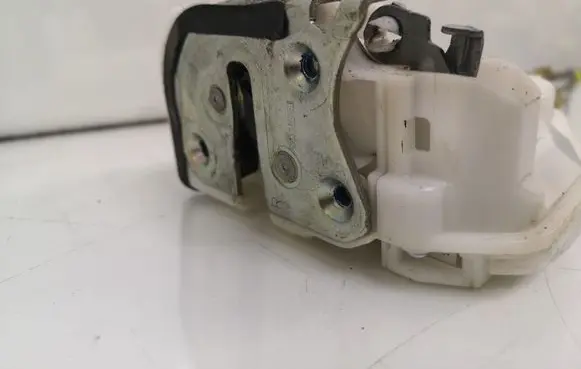 Mitsubishi ASX Front door lock 10Y18