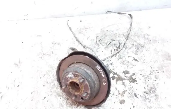Jaguar XJ X40 Rear wheel hub