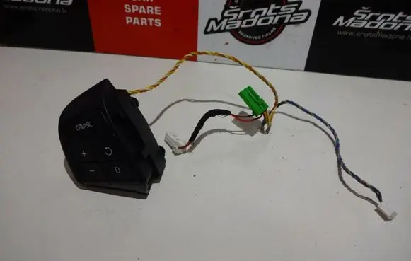 Volvo S80 Steering wheel buttons/switches 31295468