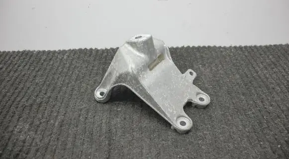 Porsche Macan (95B) Engine mounting bracket 95B199308C