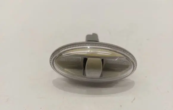 Front fender indicator light