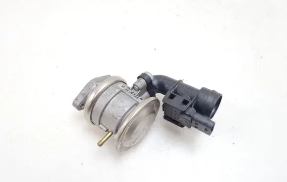 Audi R8 42 EGR valve 07L131101F 07L131119