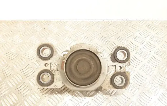 Volvo S60 Engine mount bracket 31316876