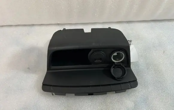 Peugeot 2008 I 12 V Socket (front) 9674655277