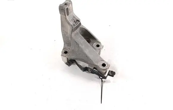 Honda Odyssey Engine mounting bracket