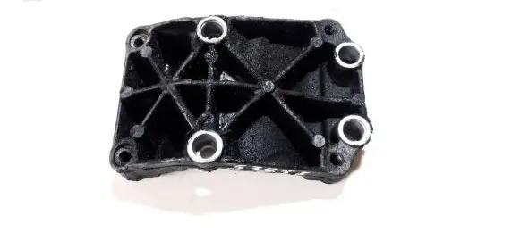 Ford Focus Engine mounting bracket 98ff19d624ab