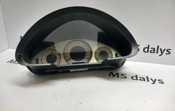 Mercedes-Benz E W211 Speedometer (instrument cluster) A2115403547 A2115400547 2115403547