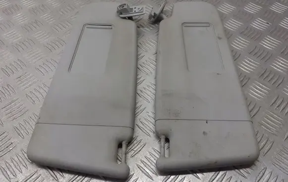 Volkswagen Golf V Sun visor