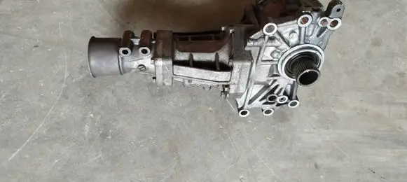 Gearbox transfer box case