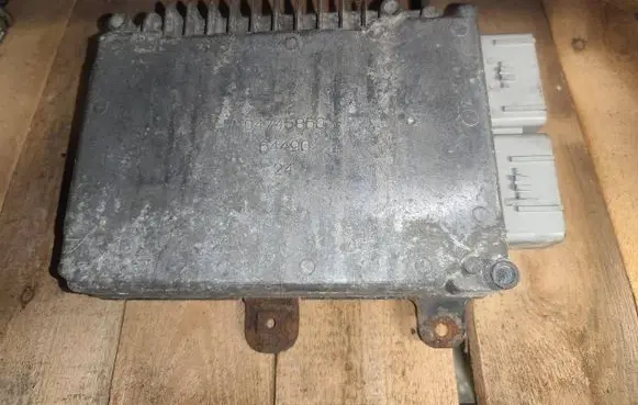 Chrysler Voyager Engine control unit/module ECU 04748409AJ