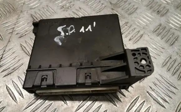 Toyota Avensis T270 Air conditioning/heating control unit 8865005251
