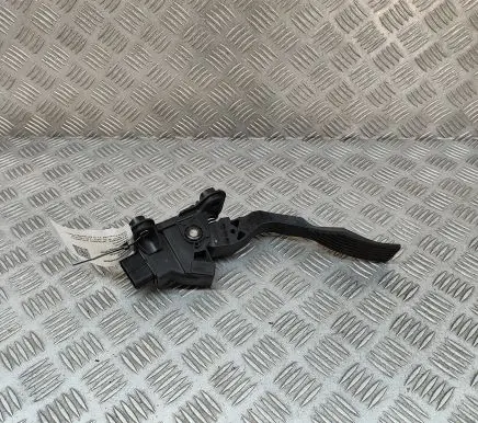 Mitsubishi Outlander Accelerator throttle pedal 1600A115