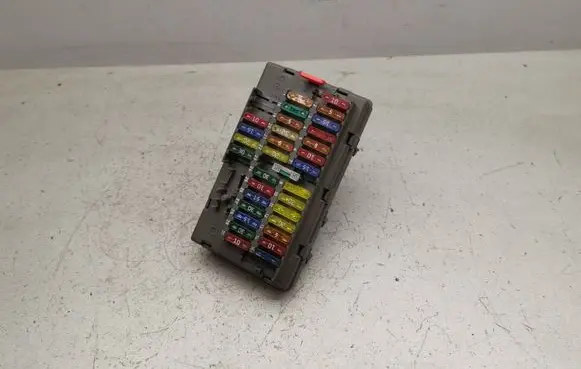 Citroen Berlingo Fuse module 9568205480