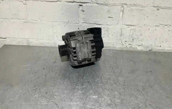 BMW 5 F10 F11 Generator/alternator 7603779 2610250D FG23S043