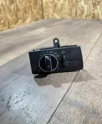 Mercedes-Benz E W211 Light switch 2115450304 04056020