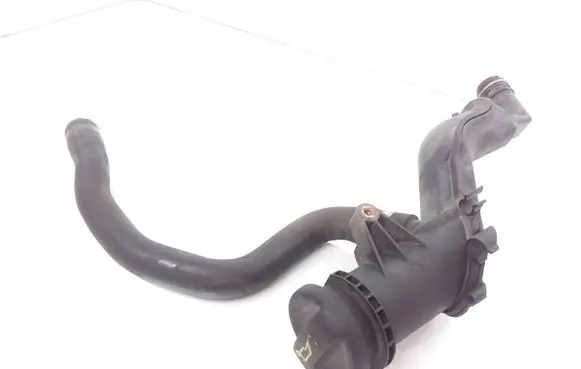 Ford Focus Oil fill pipe 9654733980