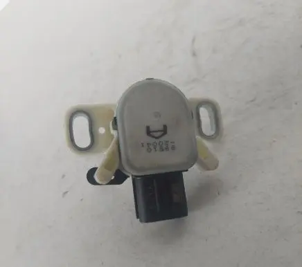 Lexus RX 450H Brake pedal sensor switch 8951020041