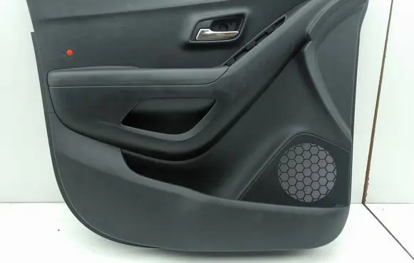 Chevrolet Trax Front door card panel trim 2013083 95367618 95380674