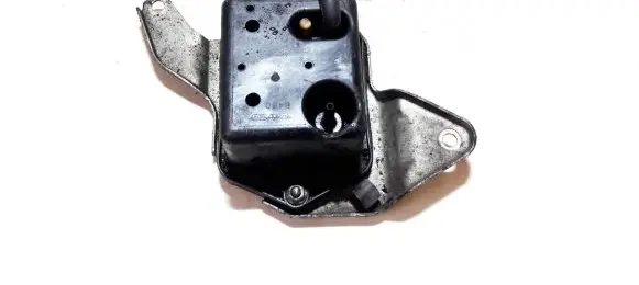 Vacuum air tank