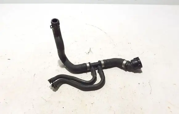 Engine coolant pipe/hose