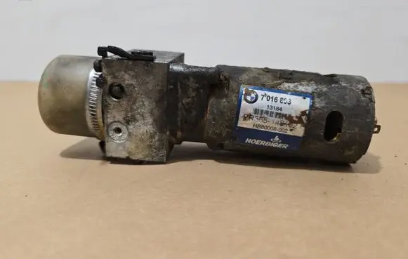 BMW Z4 E85 E86 Convertible roof hydraulic pump 7016893 HR80008002 PR365148102
