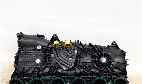 BMW X5 G05 Intake manifold 8647977 11618647977