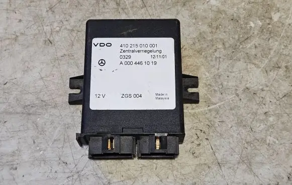 Mercedes-Benz Sprinter W901 W902 W903 W904 Door central lock control unit/module A0004461019