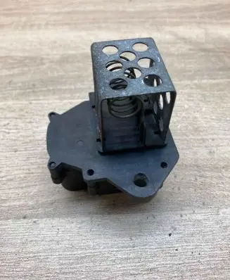 Peugeot Partner Heater blower motor/fan resistor 9658508980 8241005