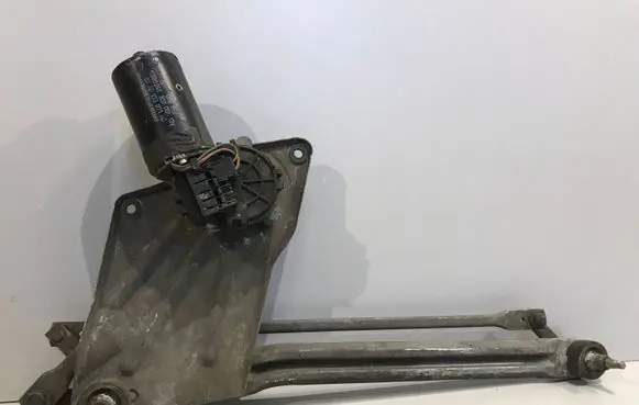 Ford Escort Front wiper linkage and motor 0390241308 83AB17B571AC