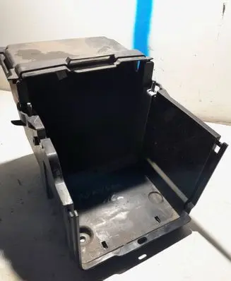 Ford Focus Battery box tray 