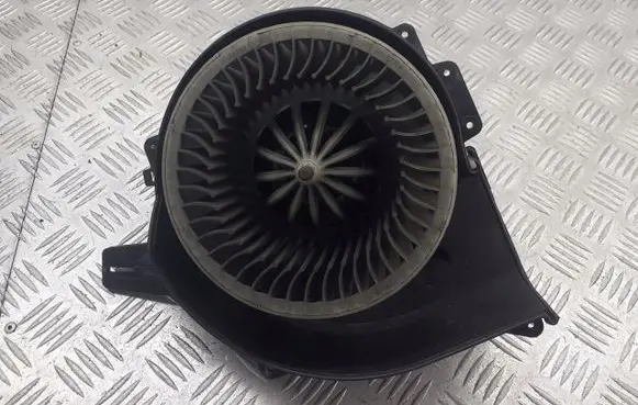 Skoda Fabia Mk1 (6Y) Front door blower motor 6Q1819015