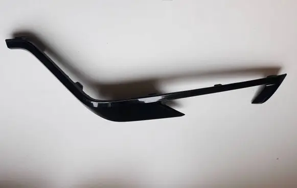 Volvo XC60 Front bumper splitter molding 32227911