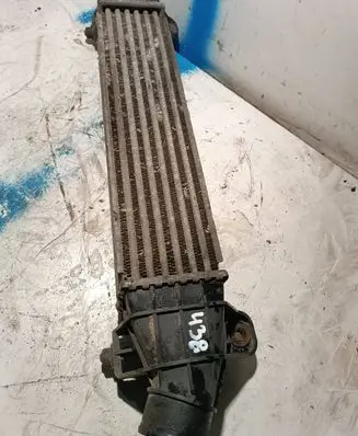 Ford Mondeo Mk III Intercooler radiator 868963A