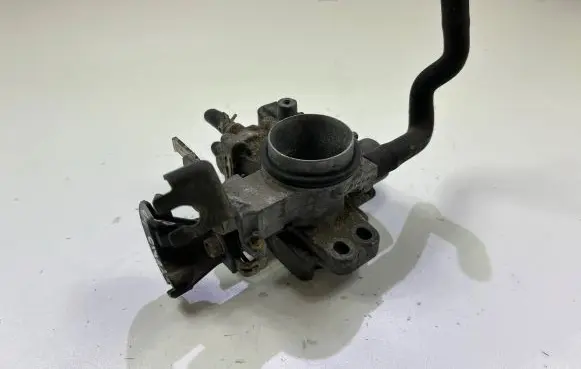 Toyota Yaris Throttle valve 1368001480