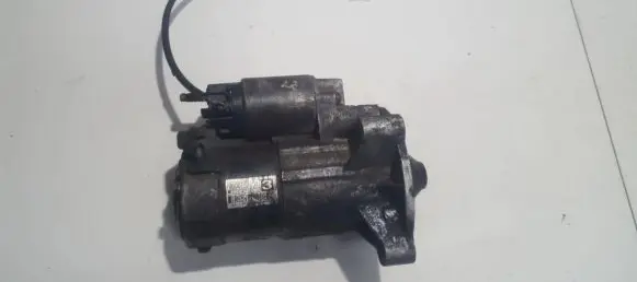 Peugeot 206 Starter motor M000T82081